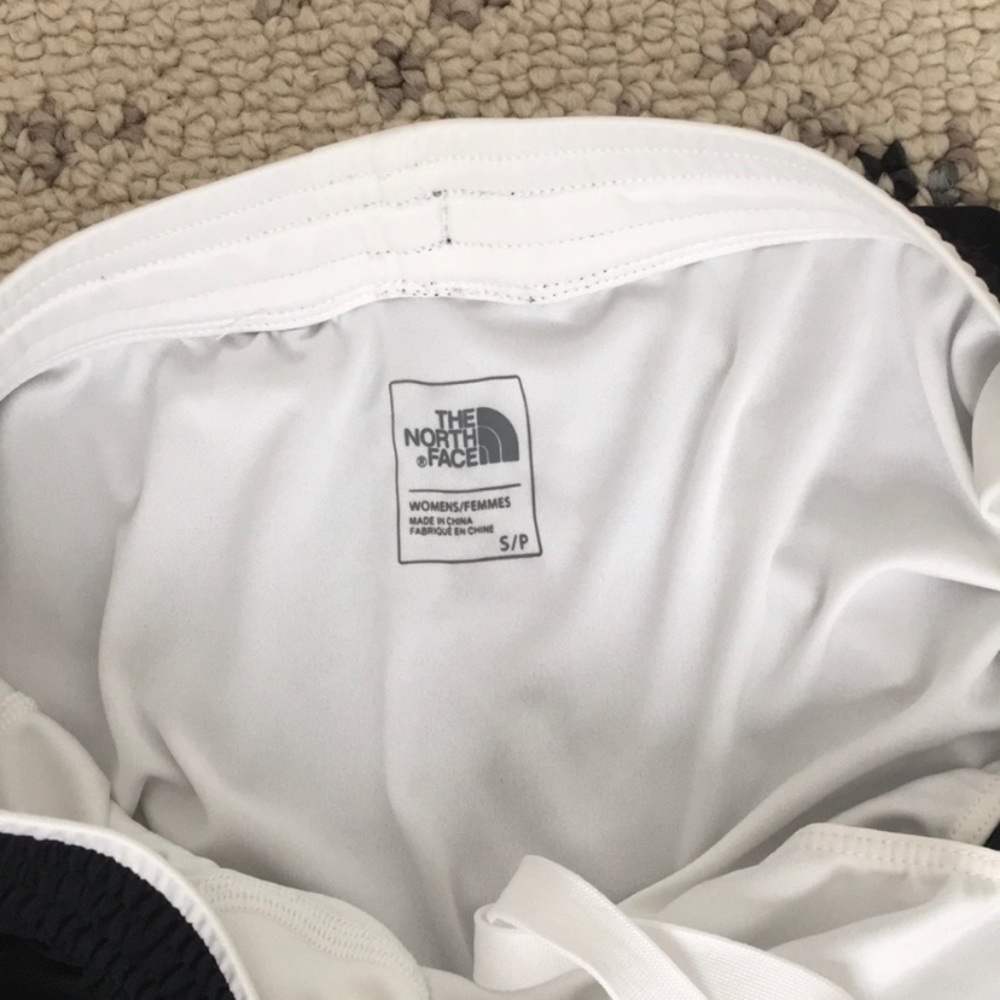 The North Face shorts - Picture 3 of 7